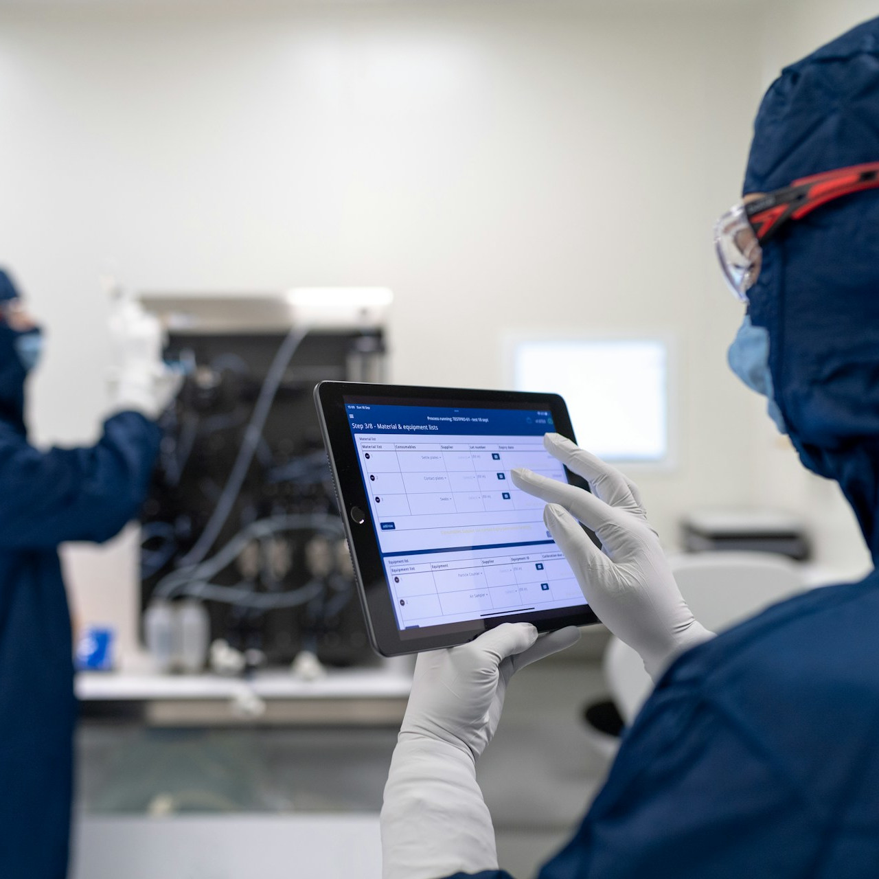 Biotech equipment monitoring